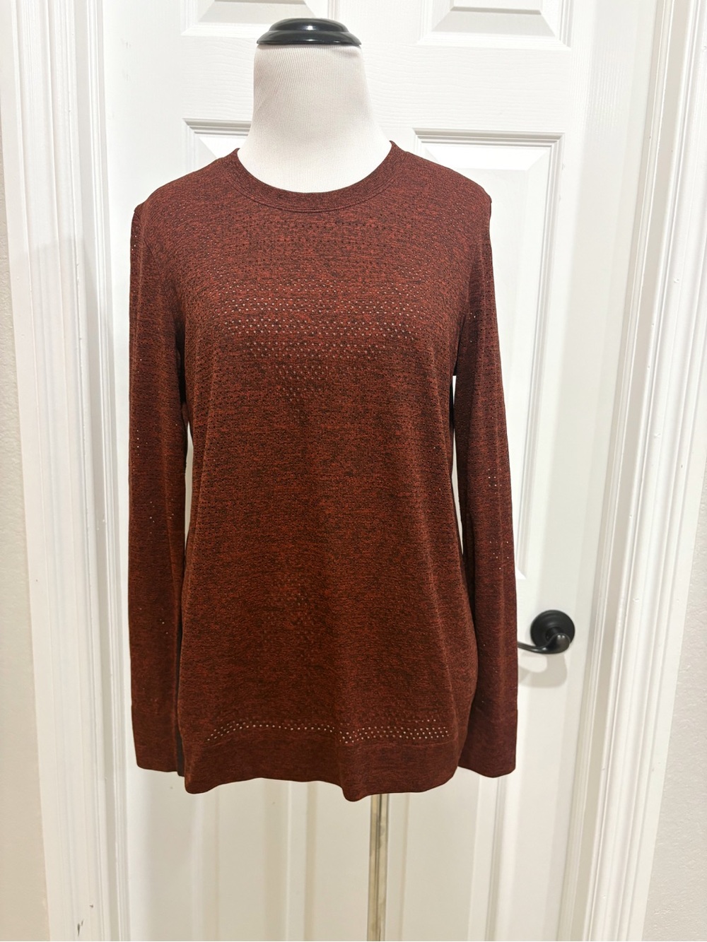 Lululemon Women's Swiftly Breath Rust Lightweight Long Sleeve Shirt Med 8/10